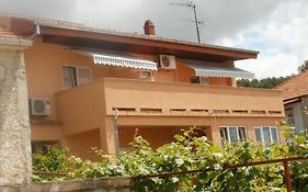 Apartments And Rooms Nediljko